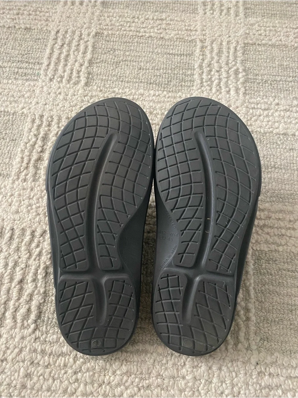 Mens OOFOS slides